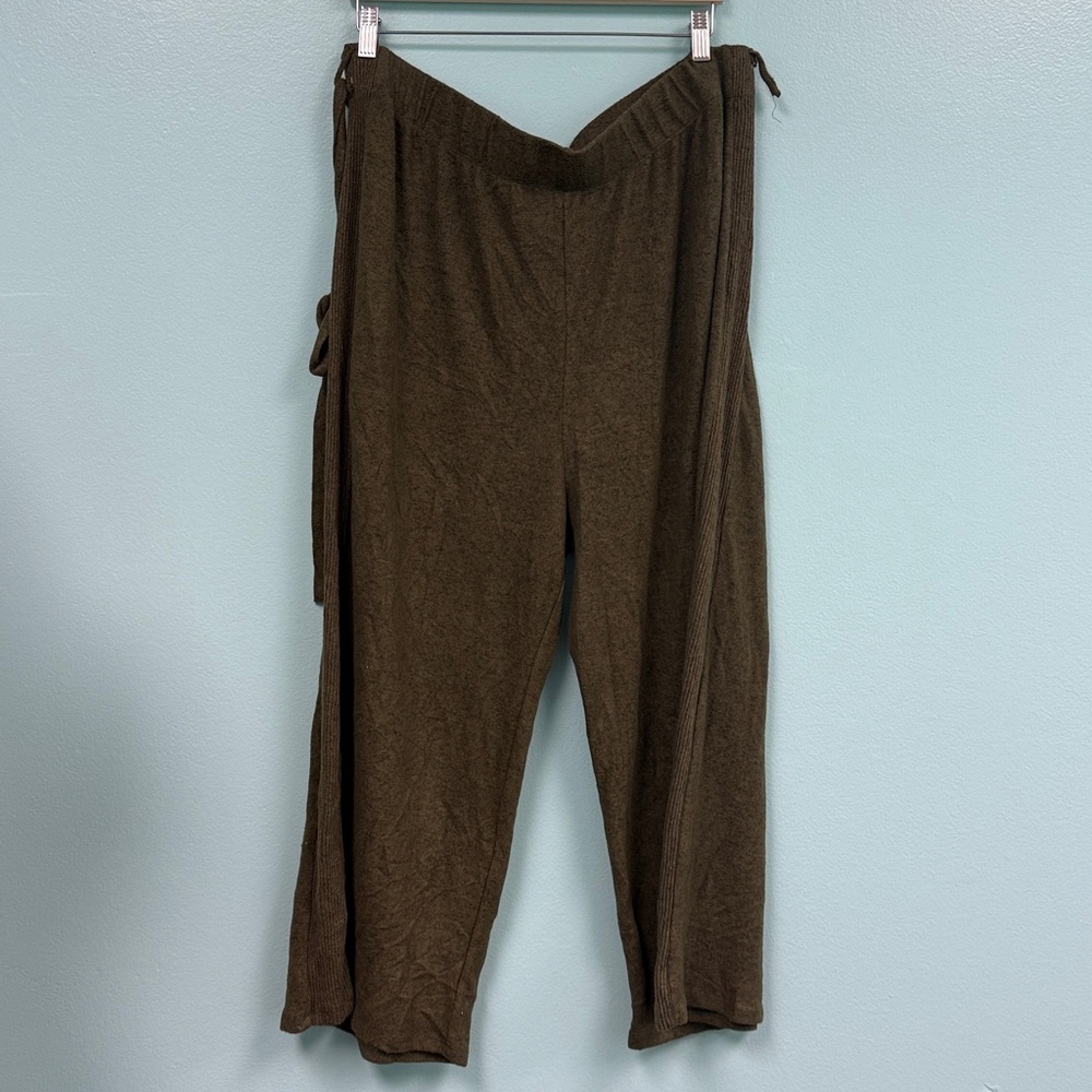 Bobeau pants in dark olive size 2X. - Picture 3 of 7